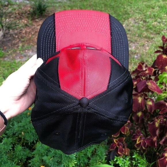 MARVEL Deadpool Snapback Hat Disney - Picture 4 of 10